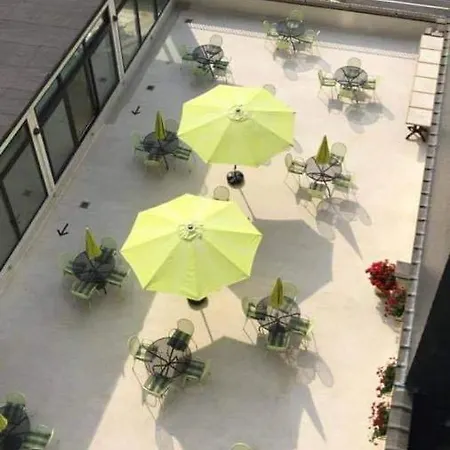 405 Op Zeedijk Met Frontaal Zeezicht 4de Verdiep *