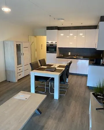 405 Op Zeedijk Met Frontaal Zeezicht 4de Verdiep